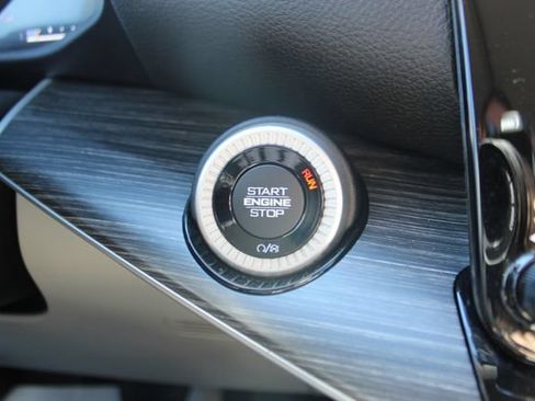 Used 2023 Jeep Wagoneer Series II w/ Premium Group I AWD/4WD image 19