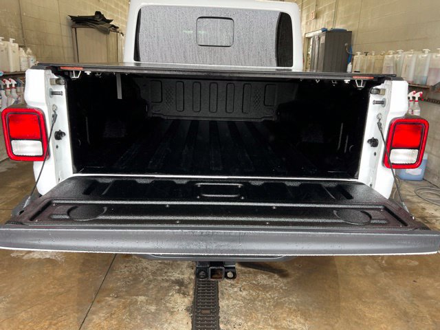 Used 2025 Jeep Gladiator Sport AWD/4WD image 23