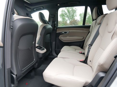 New 2025 Volvo XC90 B5 Core image 6