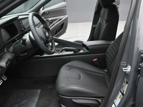 New 2026 Hyundai Elantra SEL Sport FWD image 17