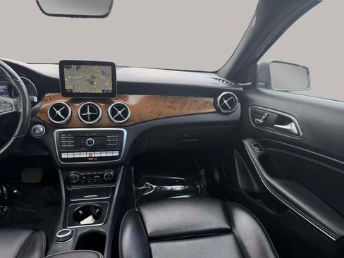 Used 2019 Mercedes-Benz GLA 250 4MATIC image 25