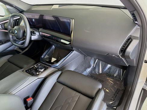 Used 2025 BMW X3 xDrive30i w/ Convenience Package image 29