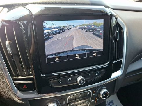 Certified 2023 Chevrolet Traverse LT FWD image 19