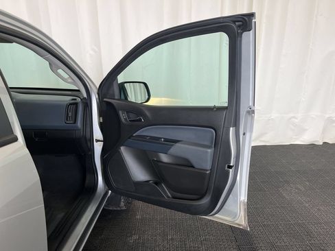 Used 2020 Chevrolet Colorado Z71 AWD/4WD image 17