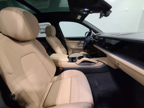 New 2026 Porsche Cayenne image 29
