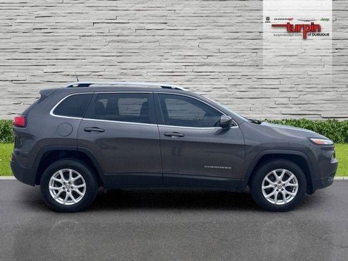 Used 2018 Jeep Cherokee Latitude Plus w/ Cold Weather Group image 6