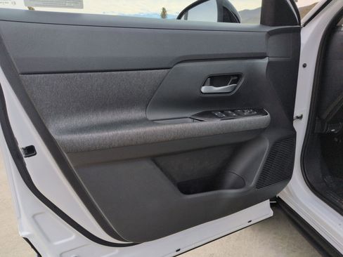 New 2026 Nissan Kicks SV image 13