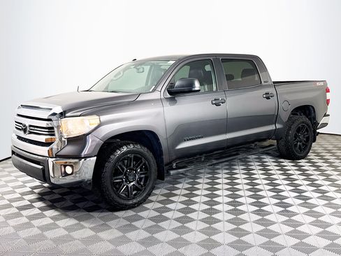 Used 2017 Toyota Tundra SR5 w/ SR5 Upgrade Package RWD image 4