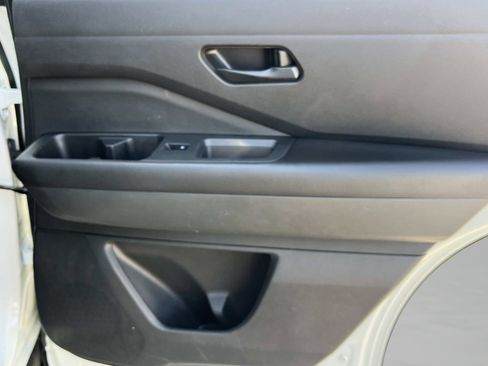 Used 2023 Nissan Pathfinder SV FWD image 18