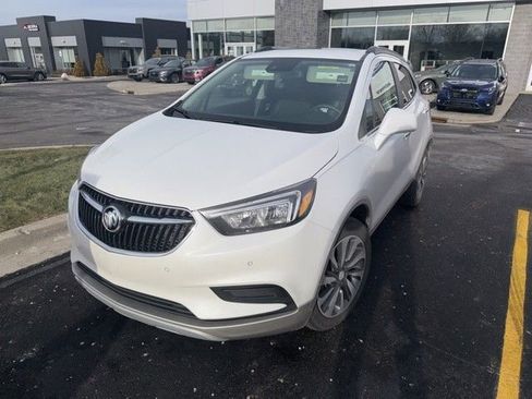 Used 2021 Buick Encore Preferred w/ Safety Package II image 3