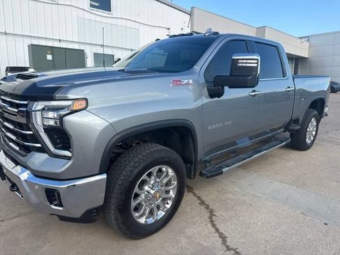 Used 2024 Chevrolet Silverado 2500 LTZ w/ LTZ Convenience Package AWD/4WD image 13