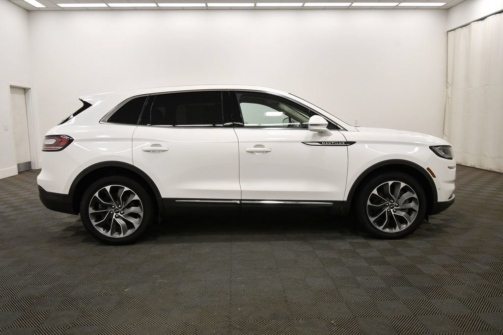Used 2022 Lincoln Nautilus Reserve w/ Equipment Group 201A AWD/4WD image 9