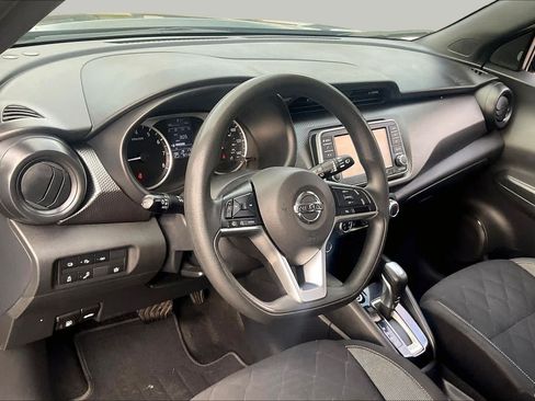 Used 2020 Nissan Kicks S FWD image 17
