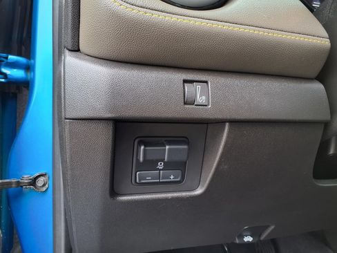 Used 2024 Chevrolet Colorado ZR2 w/ ZR2 Convenience Package III AWD/4WD image 25