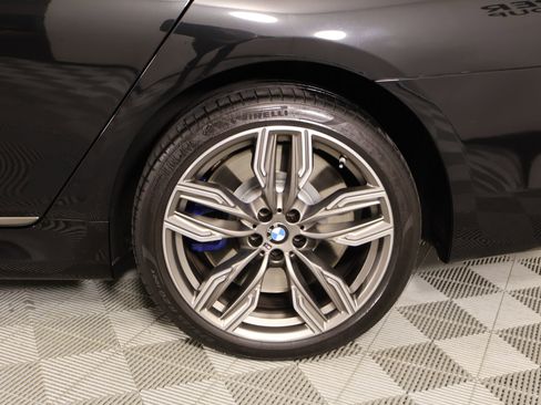 Used 2019 BMW M760i xDrive w/ Luxury Rear Seating Package AWD/4WD image 21