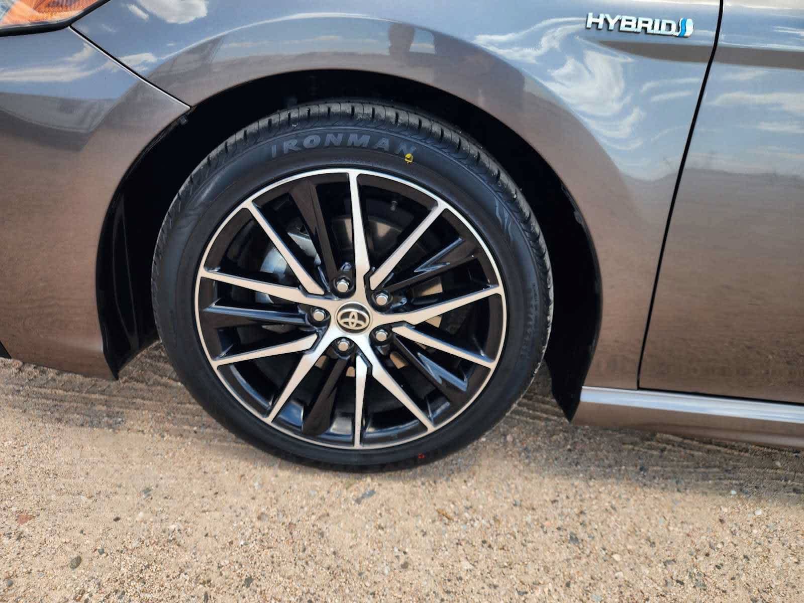 Used 2021 Toyota Camry SE FWD image 9