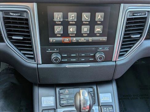 Used 2017 Porsche Macan image 17