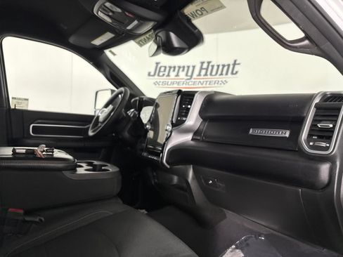 Used 2025 RAM 2500 Big Horn AWD/4WD image 33