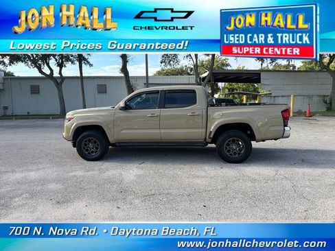 Used 2018 Toyota Tacoma SR5 RWD image 4