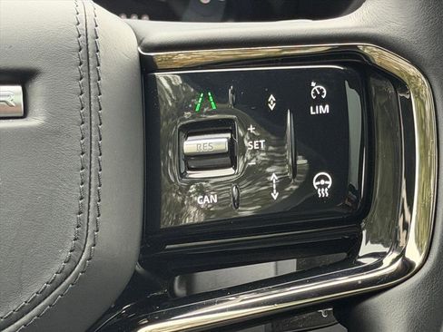 Used 2025 Land Rover Range Rover Velar Dynamic SE image 20