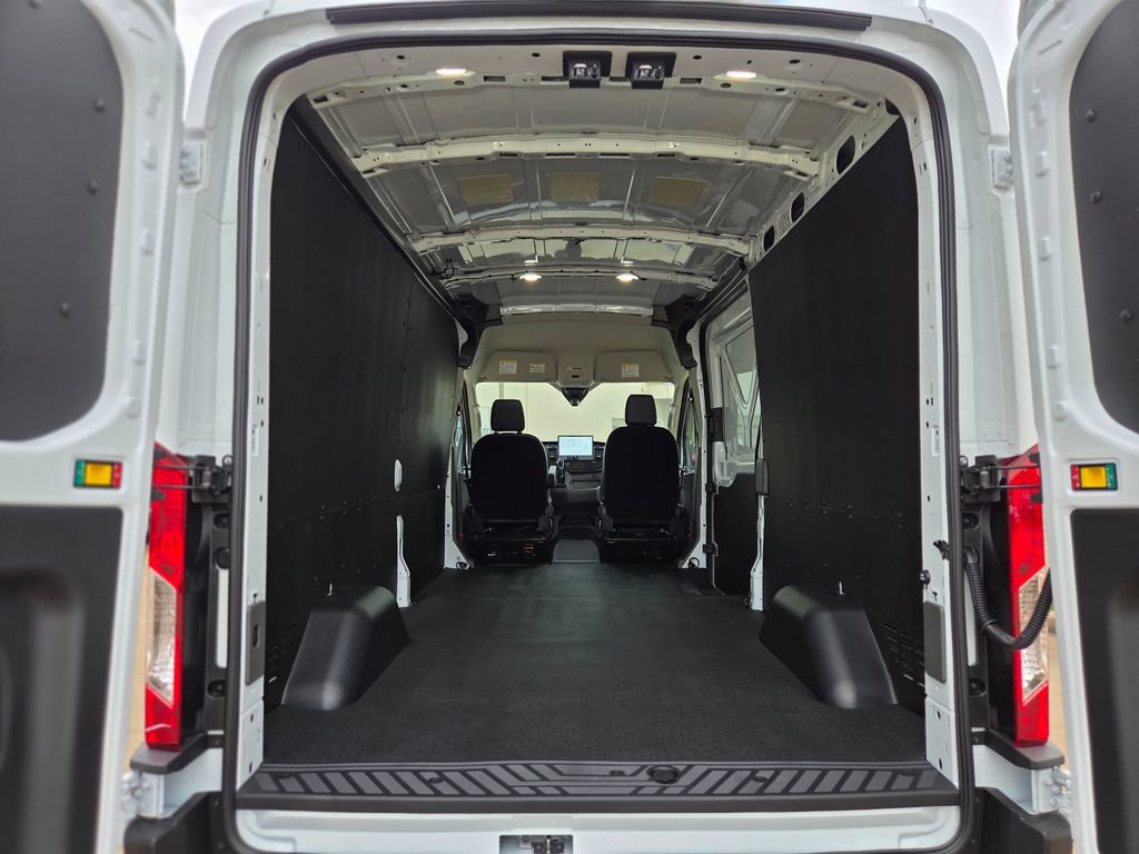 New 2026 Ford Transit 250 148 Medium Roof w/ Load Area Protection Package RWD image 15