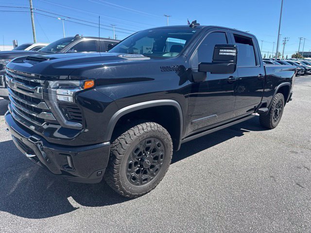Used 2024 Chevrolet Silverado 2500 High Country w/ Midnight Edition AWD/4WD image 8