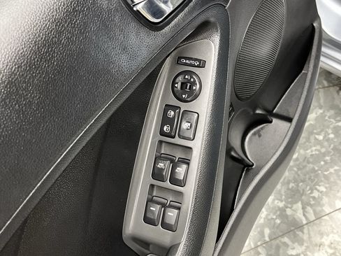 Used 2017 Kia Forte S w/ S Technology Package FWD image 7