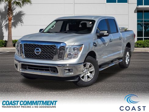 Used 2017 Nissan Titan SV image 1
