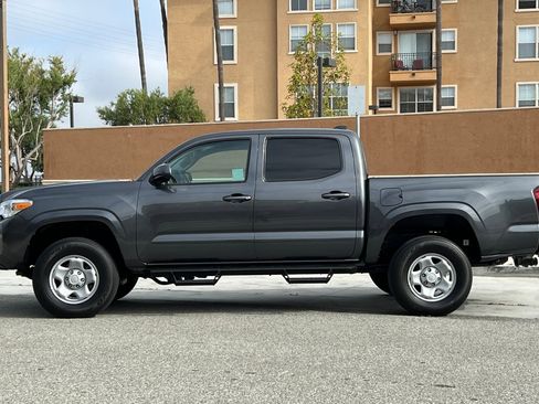 Used 2022 Toyota Tacoma SR image 7