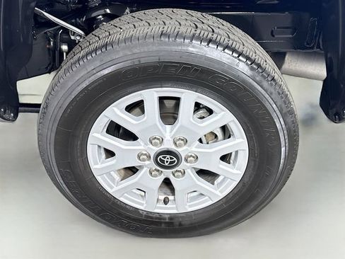 Certified 2024 Toyota Tacoma SR5 AWD/4WD image 28