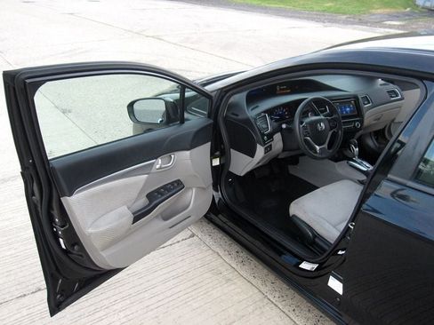 Used 2015 Honda Civic Hybrid Sedan image 16
