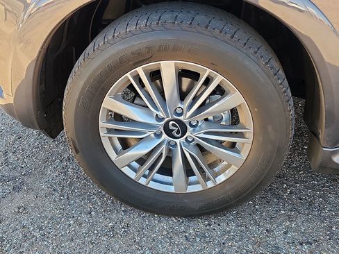 Used 2024 INFINITI QX80 Luxe image 7