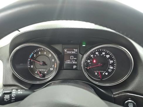 Used 2012 Jeep Grand Cherokee Laredo w/ Laredo E Group AWD/4WD image 19