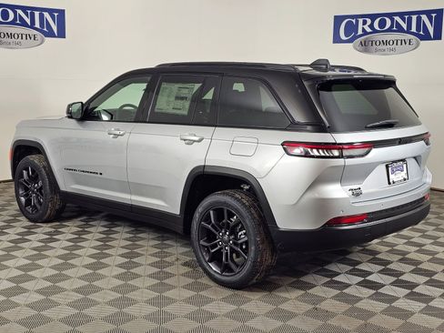 New 2025 Jeep Grand Cherokee Limited image 3