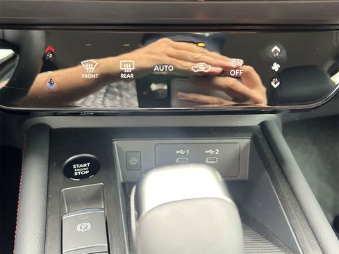 New 2025 Nissan Kicks SR image 7