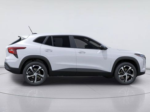 New 2026 Chevrolet Trax RS w/ Driver Confidence Package FWD image 5