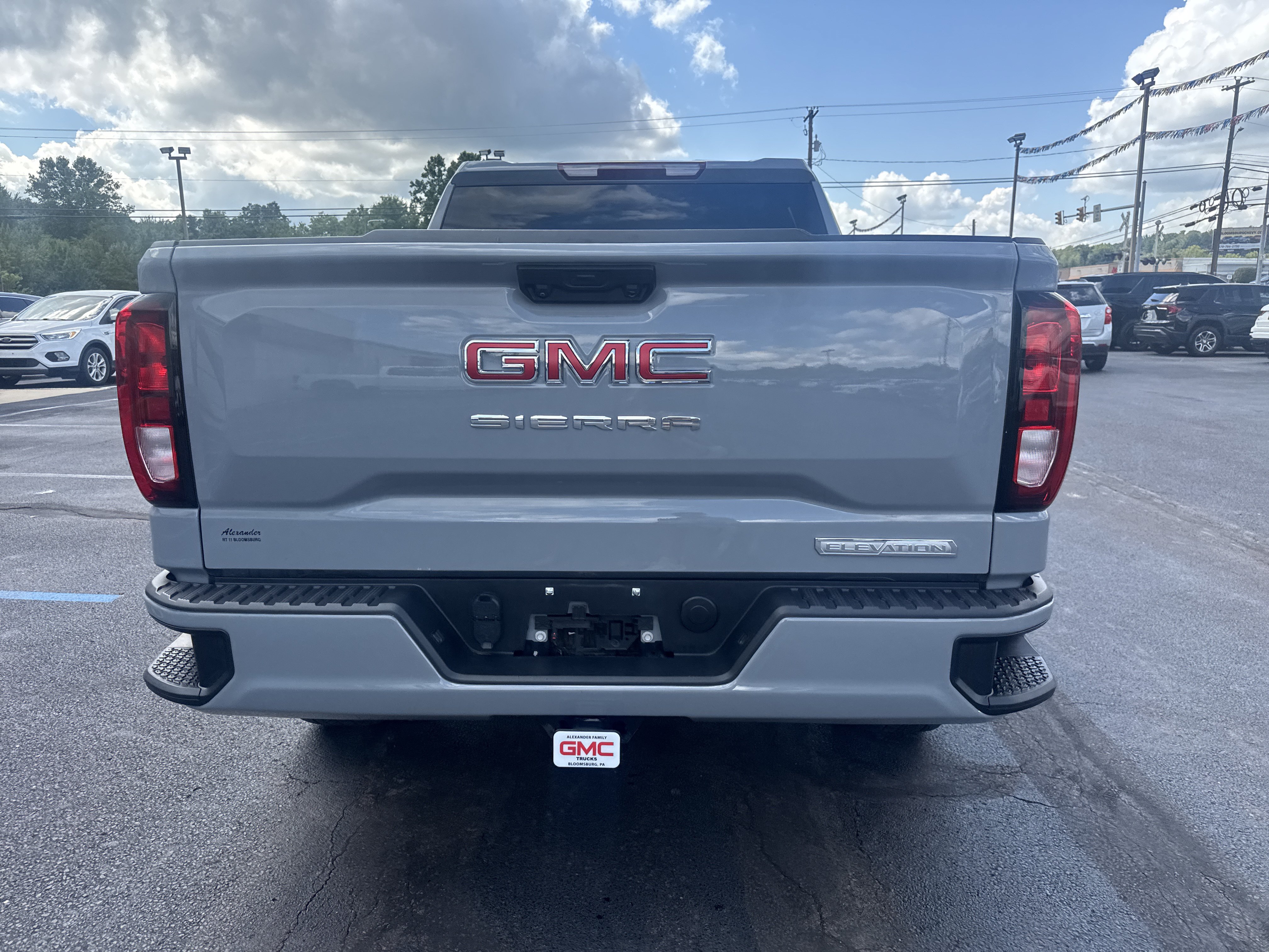 Used 2024 GMC Sierra 1500 Elevation AWD/4WD image 4