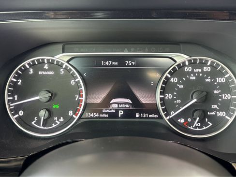 Used 2025 Nissan Pathfinder SV w/ SV Premium Package image 5