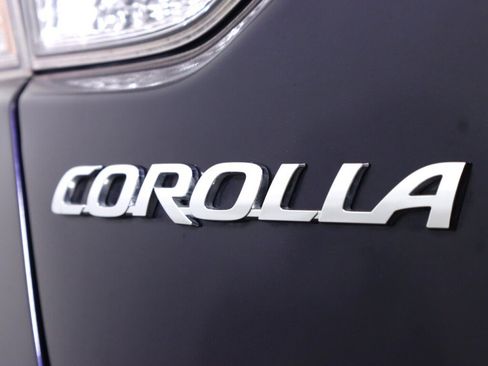 Used 2021 Toyota Corolla LE FWD image 34