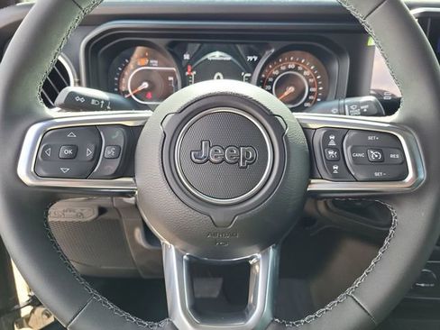New 2026 Jeep Wrangler Unlimited Sahara AWD/4WD image 11