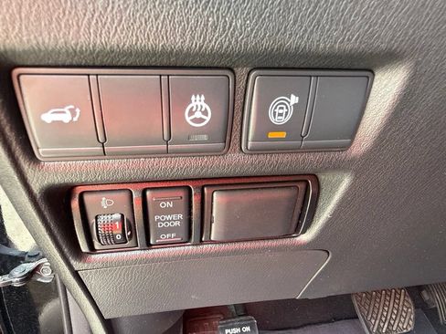 Used 2018 Nissan Armada Platinum w/ Captain Seat Package AWD/4WD image 33