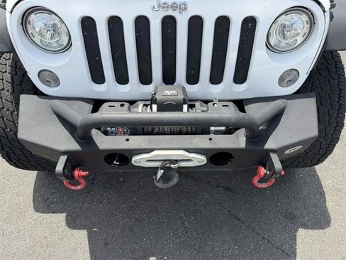 Used 2017 Jeep Wrangler Unlimited Rubicon w/ Connectivity Group AWD/4WD image 14