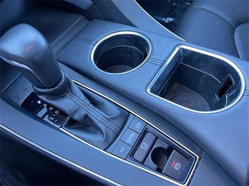 Used 2019 Toyota Avalon Touring image 22