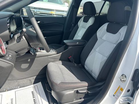 New 2026 Chevrolet Trax RS w/ Driver Confidence Package FWD image 14