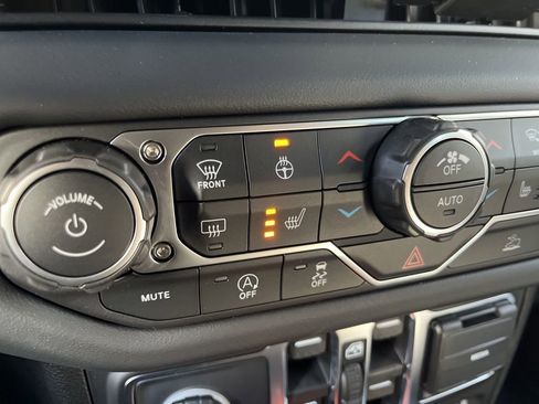 New 2026 Jeep Wrangler Unlimited Rubicon AWD/4WD image 31