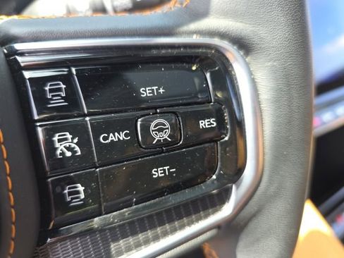 Used 2024 Jeep Grand Wagoneer L Series III w/ Rear Seat Video Group 1 AWD/4WD image 21