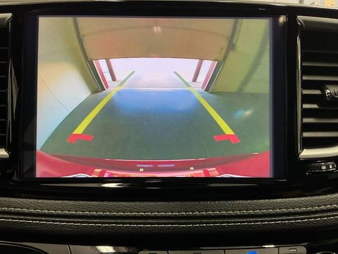 Used 2025 Chrysler Pacifica Select AWD/4WD image 24