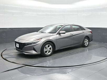 Used 2023 Hyundai Elantra SE w/ Preferred Accessory Package