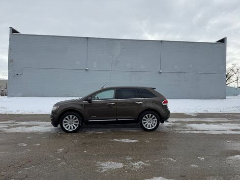 Used 2011 Lincoln MKX AWD w/ 102A Rapid Spec Order Code image 4