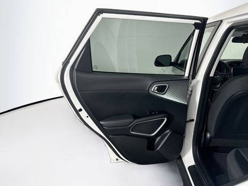 Used 2025 Kia Soul LX w/ LX Technology Package image 25